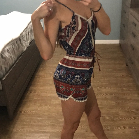 Patterned Romper - Picture 2 of 3